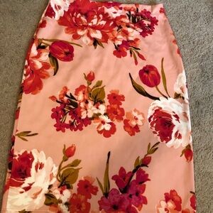 NWOT ❤️ Floral Stretch Pencil Skirt - L
